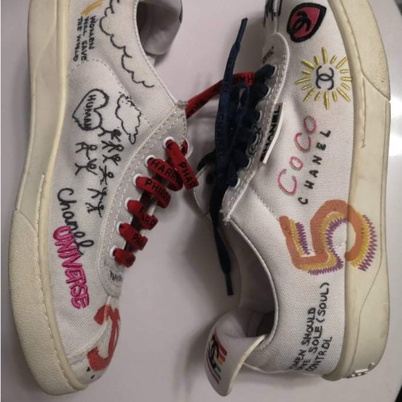 woman Chanel c Pharrell sneakers, White size 37. - Picture 5 of 6